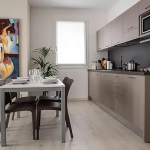 Camelot Red - Apartment