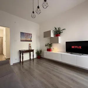 La Casa In Via Venti Apartment